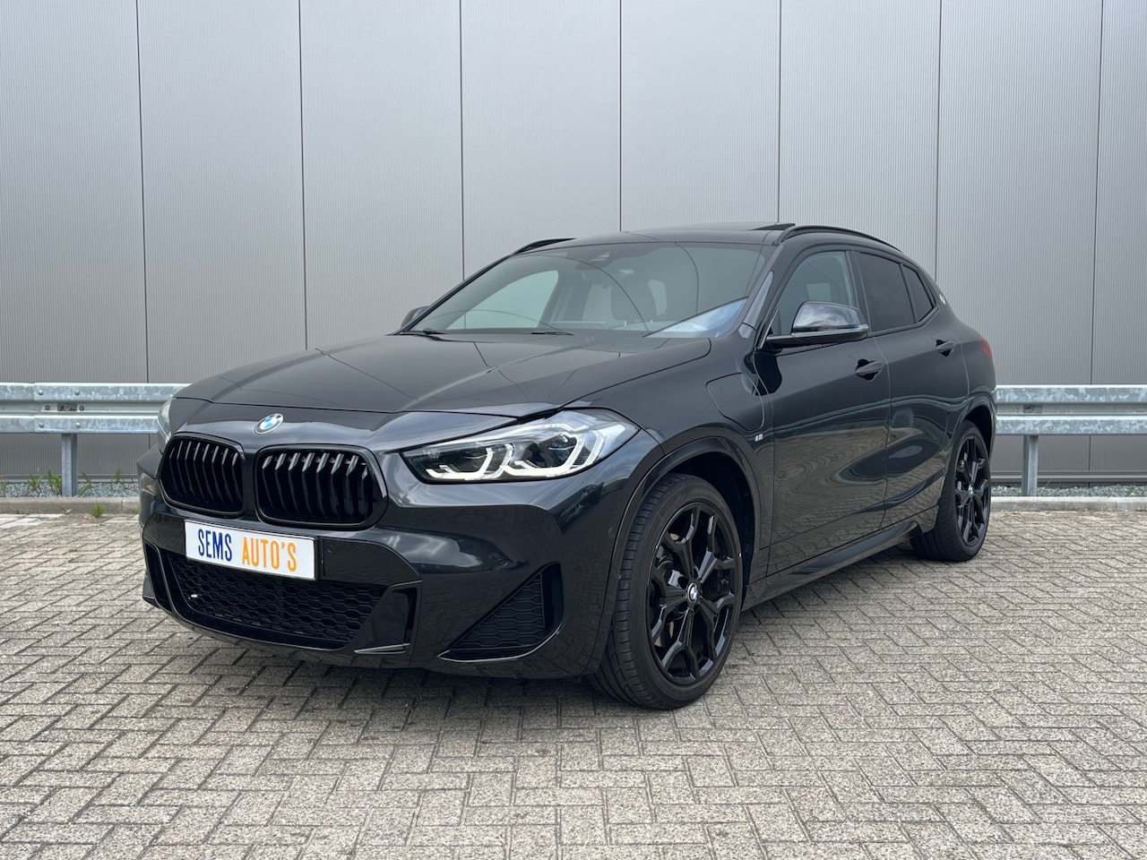 BMW X2 - xDrive25e High Executive M-Pakket / Pano / Vol Leder / Haed-up / Key Less - AutoWereld.nl