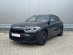 BMW X2 - xDrive25e High Executive M-Pakket / Pano / Vol Leder / Haed-up / Key Less
