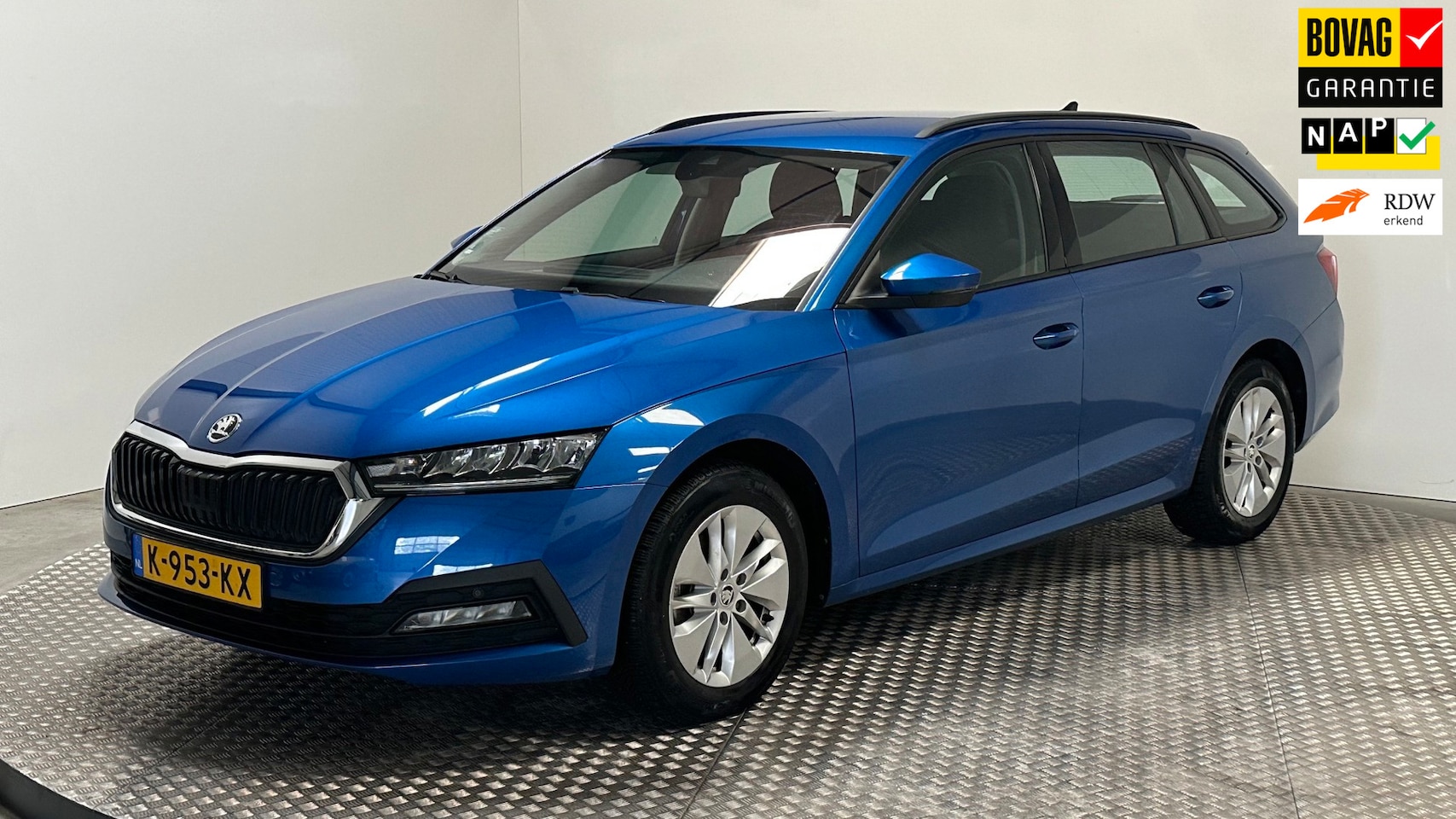 Skoda Octavia Combi - 1.0 e-TSI Business Edition benzine automaat navigatie trekhaak parkeersensoren stoelverwar - AutoWereld.nl
