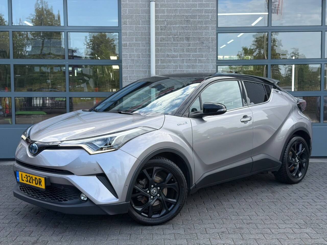 Toyota C-HR - 1.8 Hybrid Business Intro 1.8 Hybrid Business Intro - AutoWereld.nl