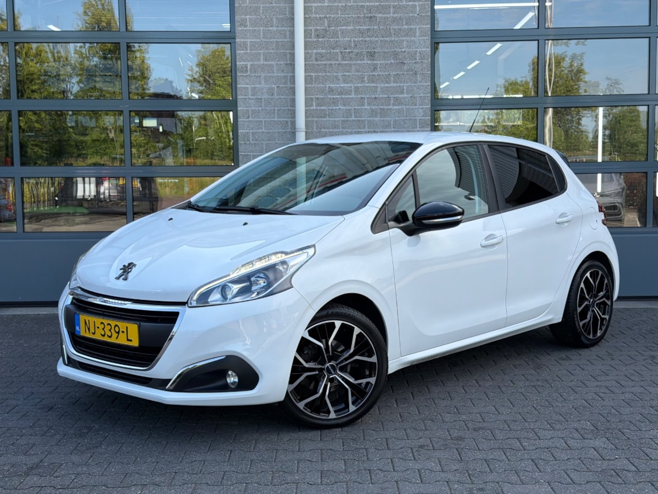 Peugeot 208 - 1.2 PureTech Blue Lion 1.2 PureTech Blue Lion - AutoWereld.nl