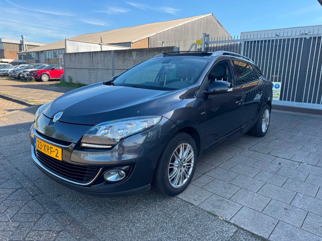 Renault Mégane Estate - 1.5 dCi Bose PANO/NAVI/CLIMA - AutoWereld.nl