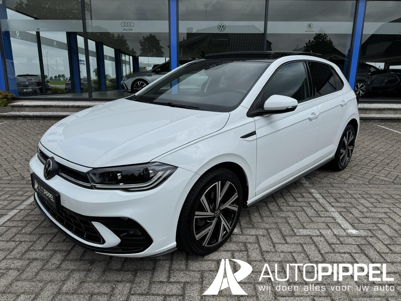 Volkswagen Polo - 1.0 TSI R-Line | DSG | IQ.light | Pano | ACC | Camera | Carplay | LMV 17" - AutoWereld.nl