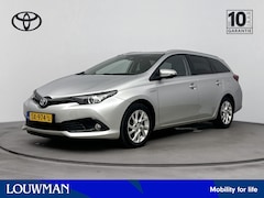 Toyota Auris - 1.8 Hybrid Dynamic | Navigatie | Cruise Control | DAB | Climate Control | Trekhaak | Achte