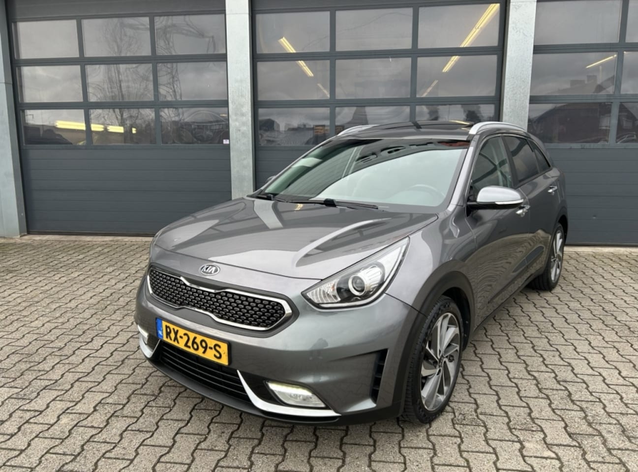 Kia Niro - 1.6 GDi Hybrid 141pk DCT6 ExecutiveLine - AutoWereld.nl