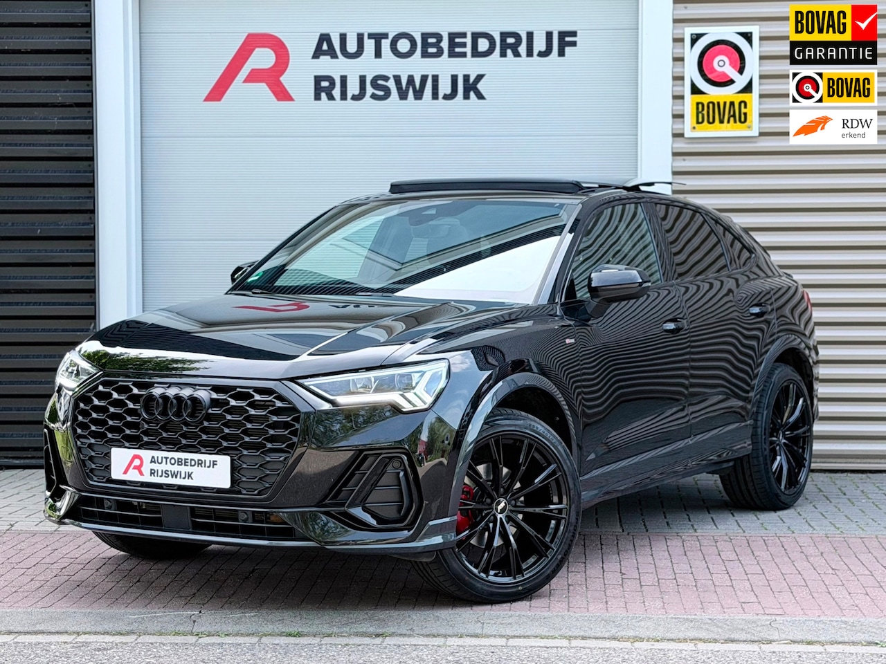 Audi Q3 Sportback - 35 TFSI S-Line RSQ3 Pano/Keyless/Sonos - AutoWereld.nl
