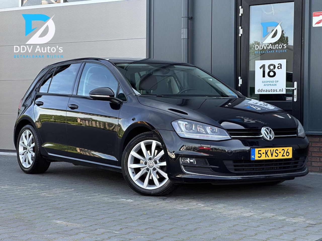 Volkswagen Golf - 1.4 TSI/123pk Highline|Automaat|Nwe APK|Leder|PDC|Stoelverwarming|Climate|Cruise|Navi|17" - AutoWereld.nl