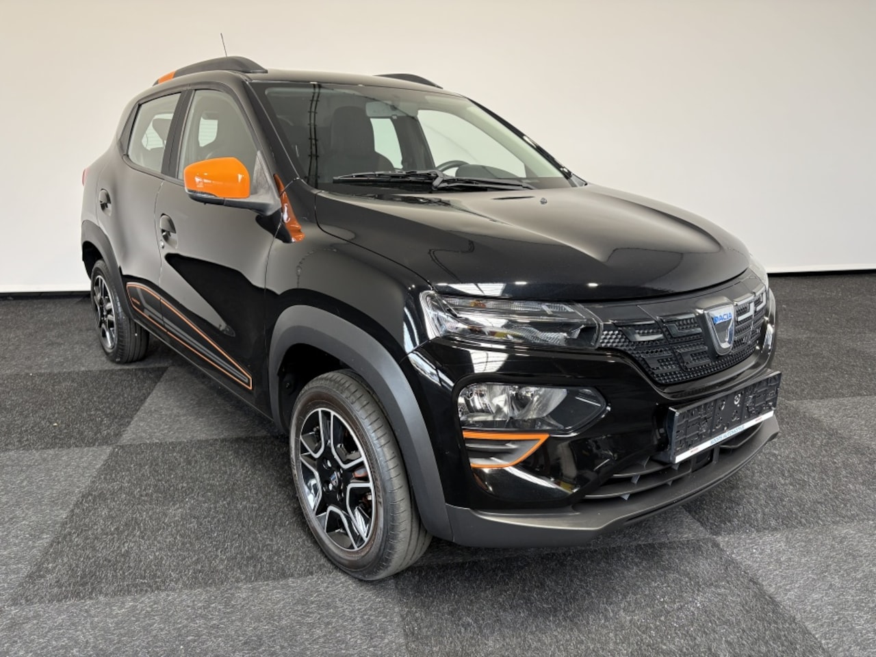 Dacia Spring - Electric Comfort Plus SOH 94% Car play Camera Cruise control Airco - AutoWereld.nl