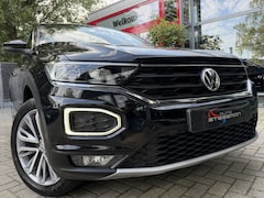 Volkswagen T-Roc - 1.5 TSI 150PK AUT. * SPORT * PANODAK/ RADAR/ 18 INCH/ CAMERA/ CARPLAY