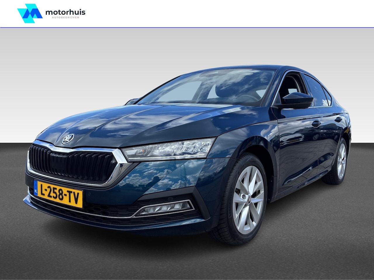 Skoda Octavia - 1.0 TSI e-Tech MHEV 110pk DSG Business Edition | Elektrisch te openen en sluiten achterkle - AutoWereld.nl