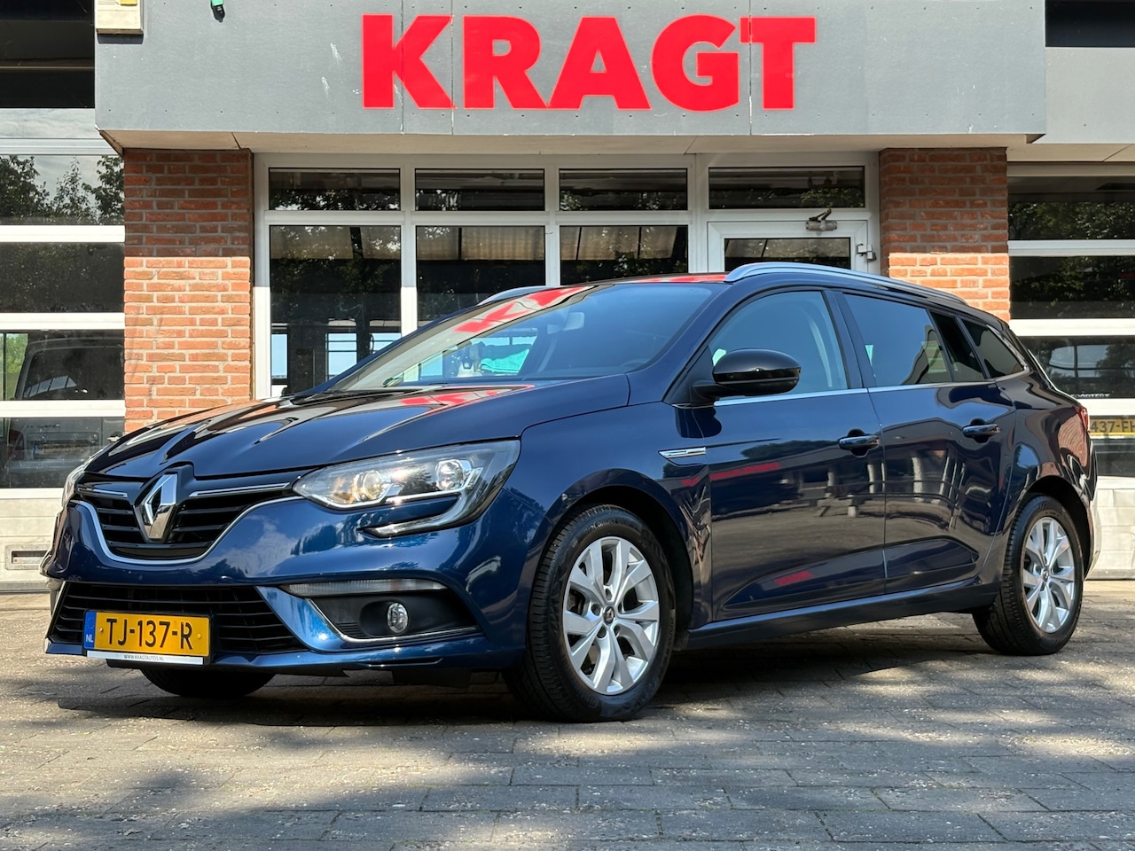 Renault Mégane Estate - Limited 1.3 TCe 140 pk - Trekhaak - Navi - climate - 1.700 kg geremd! - AutoWereld.nl