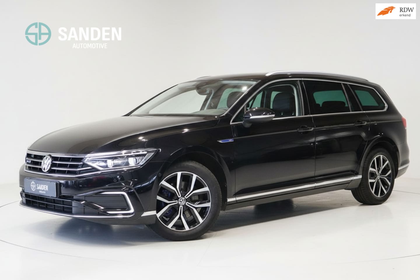Volkswagen Passat Variant - 1.4 TSI PHEV GTE Business|Matrix LED|Navi|Camera|Digital dashboard|Clima|Trekhaak|17 inch - AutoWereld.nl