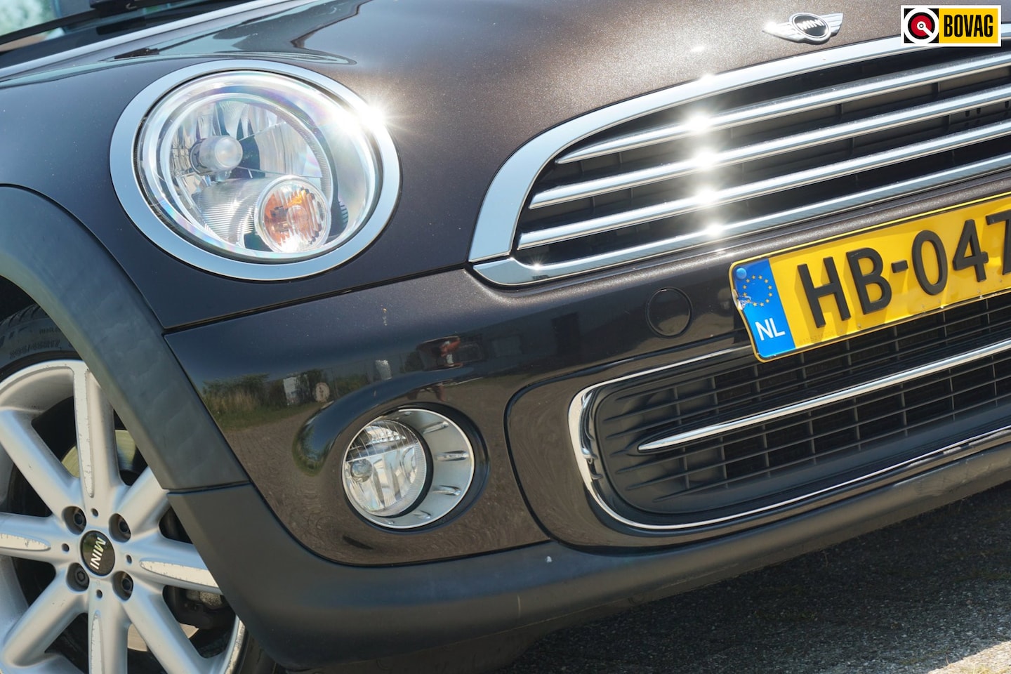 MINI Cabrio - 1.6 Cooper | Iced Chocolate Metallic | Leder/Stoelverwarming/Bluetooth/Cruise - Lekker fri - AutoWereld.nl