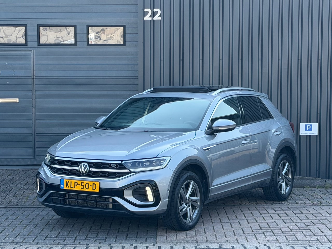 Volkswagen T-Roc - 1.5 TSI R-Line|Pano|Virtual|DSG|ACC|IQ-Light|Super Nettte Wagen - AutoWereld.nl