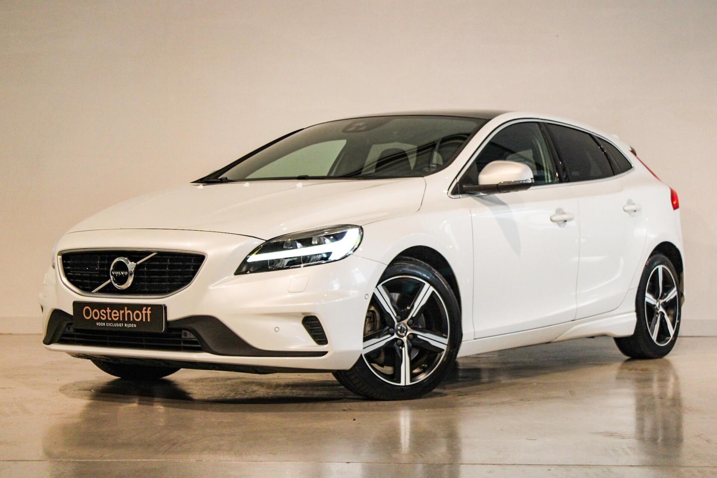 Volvo V40 - 1.5 T3 Polar+ Sport | H&K | ACC | BLISS | PANO - AutoWereld.nl