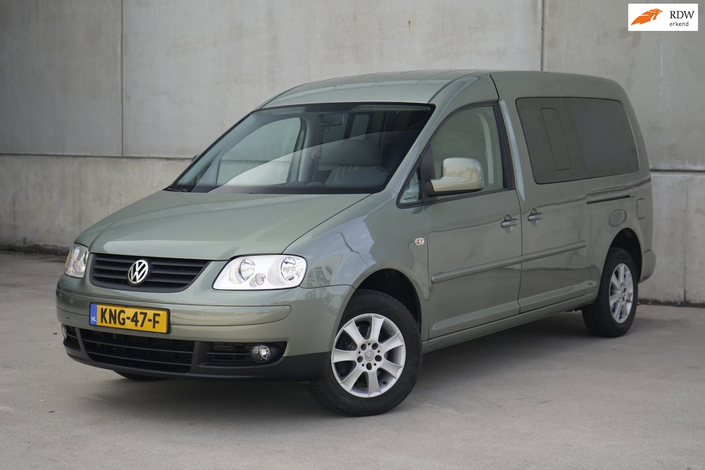 Volkswagen Caddy Maxi - LIFE 1.6 Tramper, Camper! Trekhaak - AutoWereld.nl