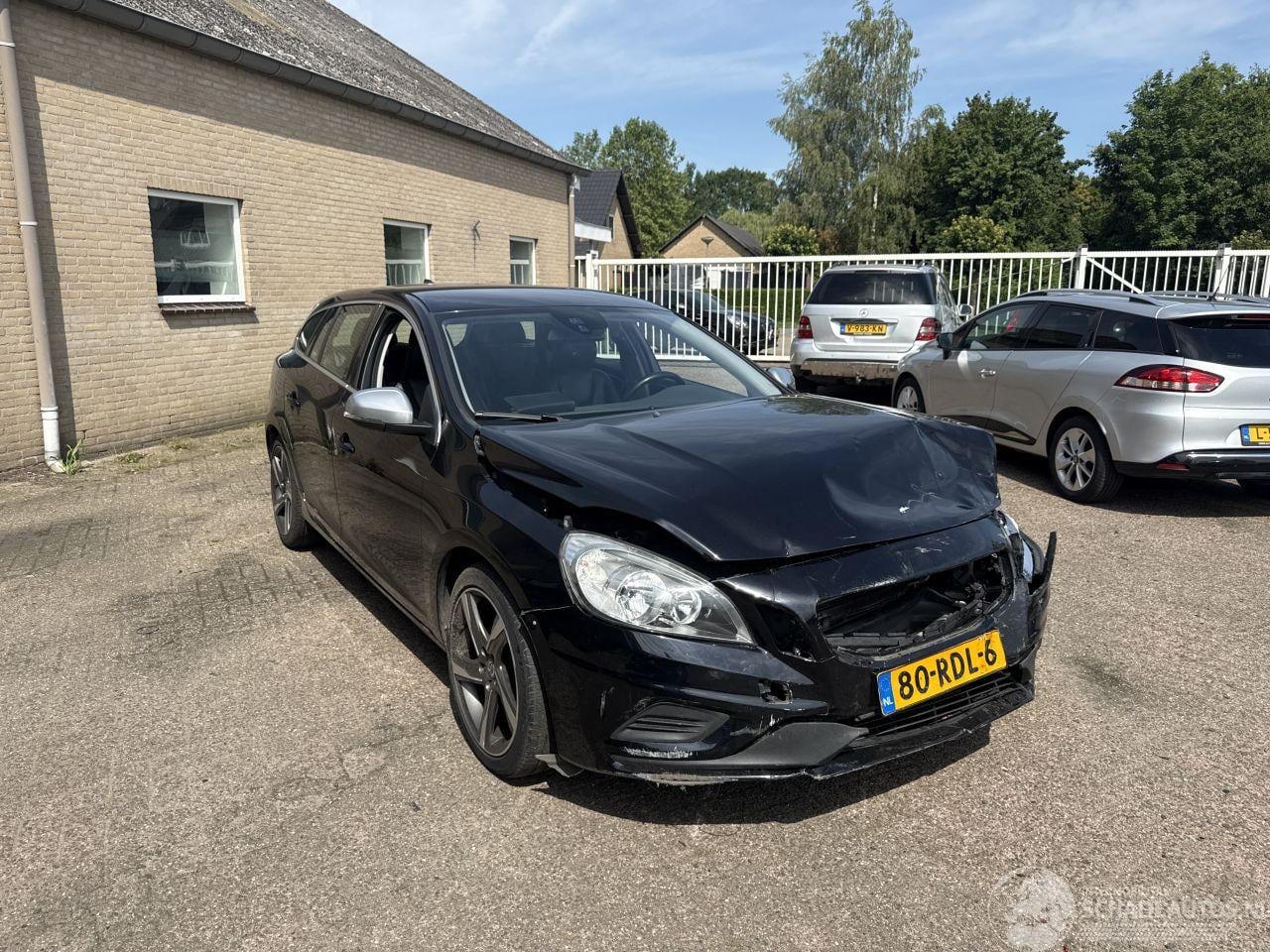 Volvo V60 - V-60 2.0T R-Design REST BPM €700,-!!! - AutoWereld.nl