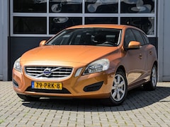 Volvo V60 - 1.6 T4 180pk Kinetic | Navi | Climate control | PDC | Cruise control | Trekhaak