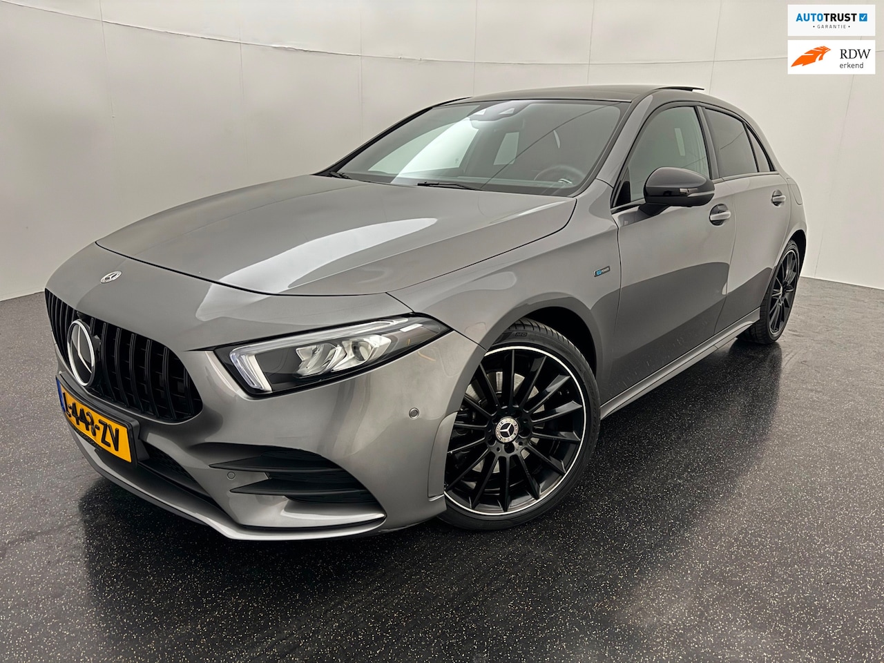 Mercedes-Benz A-klasse - 250 e Premium Plus Nightpakket/Pano/360Cam - AutoWereld.nl