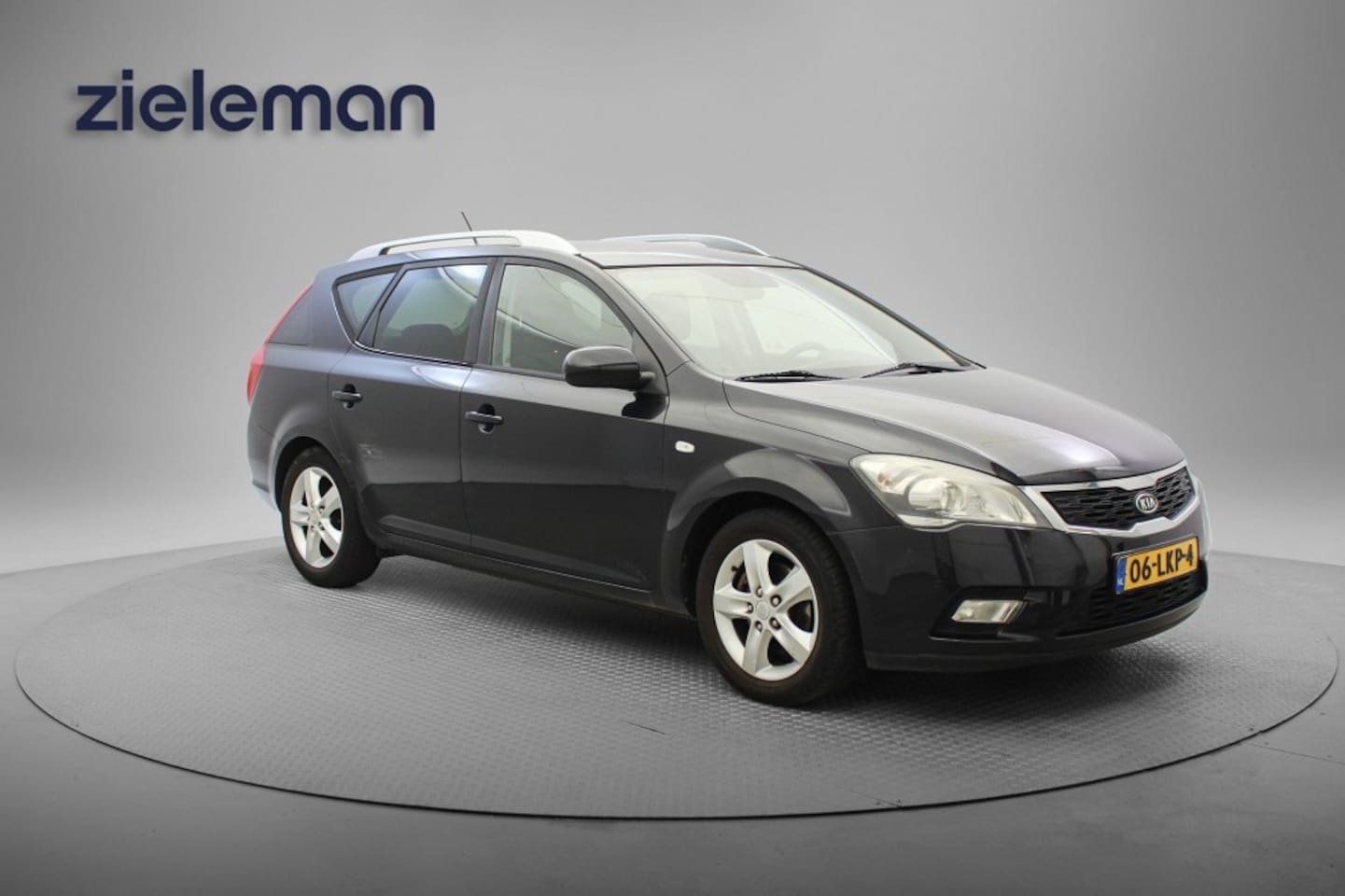 Kia Cee'd - Ceed 1.4 CVVT X-ecutive - Navi, Cruise, Trekhaak - AutoWereld.nl