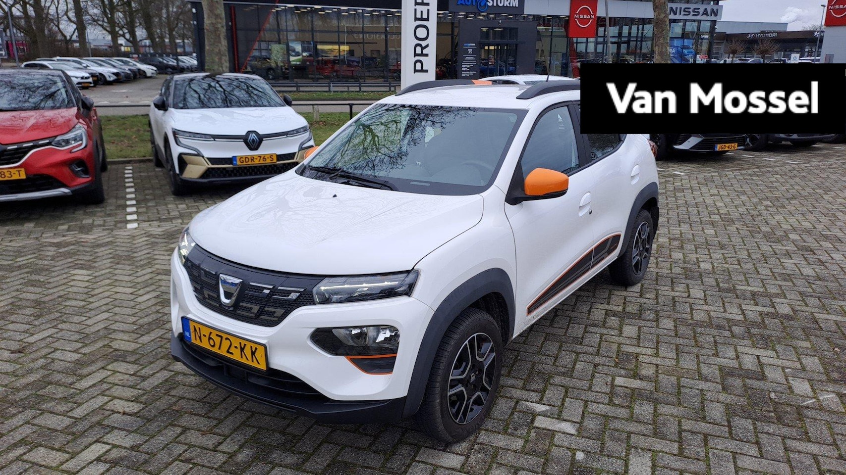 Dacia Spring - Comfort Plus (Orange Pack) 27 kWh | Achteruitrijcamera | Navigatie | Airco | Multimedia - AutoWereld.nl