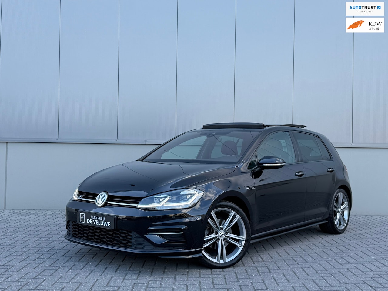 Volkswagen Golf - 1.5 TSI R-Line Panorama ACC Lane Camera Dodehoek - AutoWereld.nl