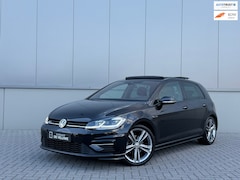 Volkswagen Golf - 1.5 TSI R-Line Panorama ACC Lane Camera Dodehoek