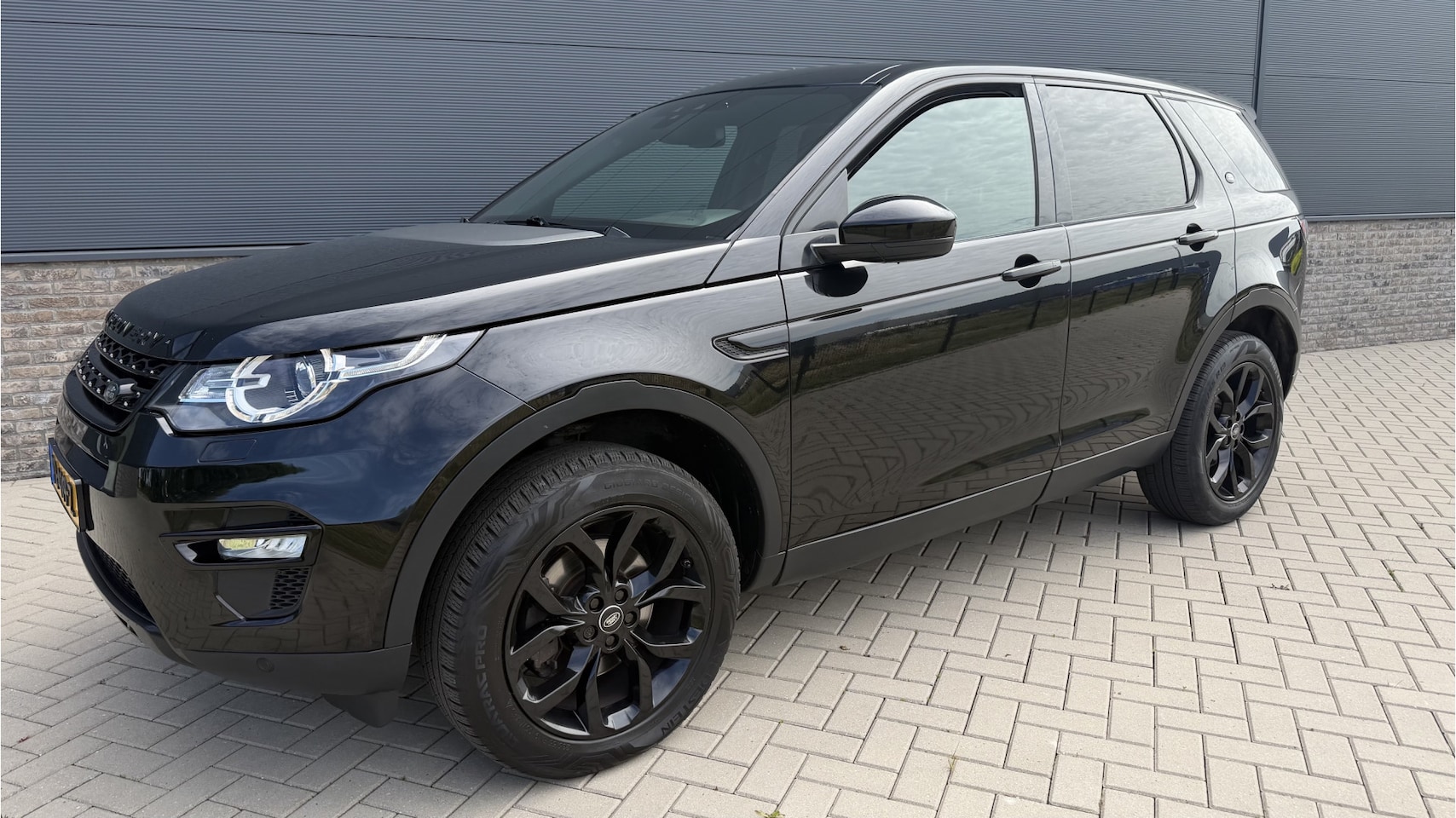 Land Rover Discovery Sport - 2.0 TD4 HSE Luxury Panoramadak /  Cold Climate Pack - AutoWereld.nl