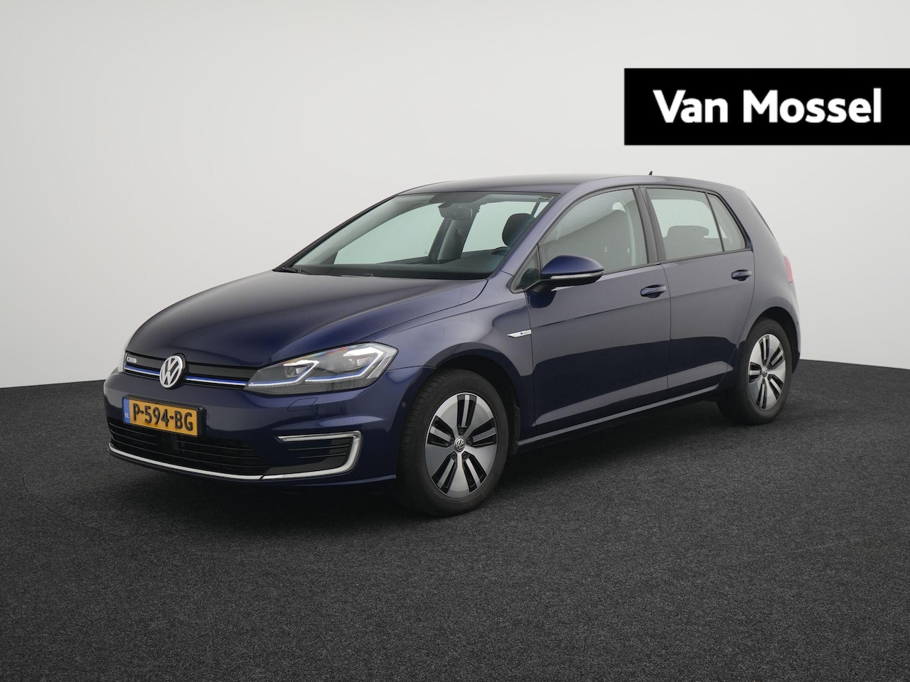Volkswagen e-Golf - e-Golf | VIRTUAL COCKPIT | KEYLESS | STOELVERWARMING | 90,5% SOH | CRUISE CONTROL | CAMERA - AutoWereld.nl