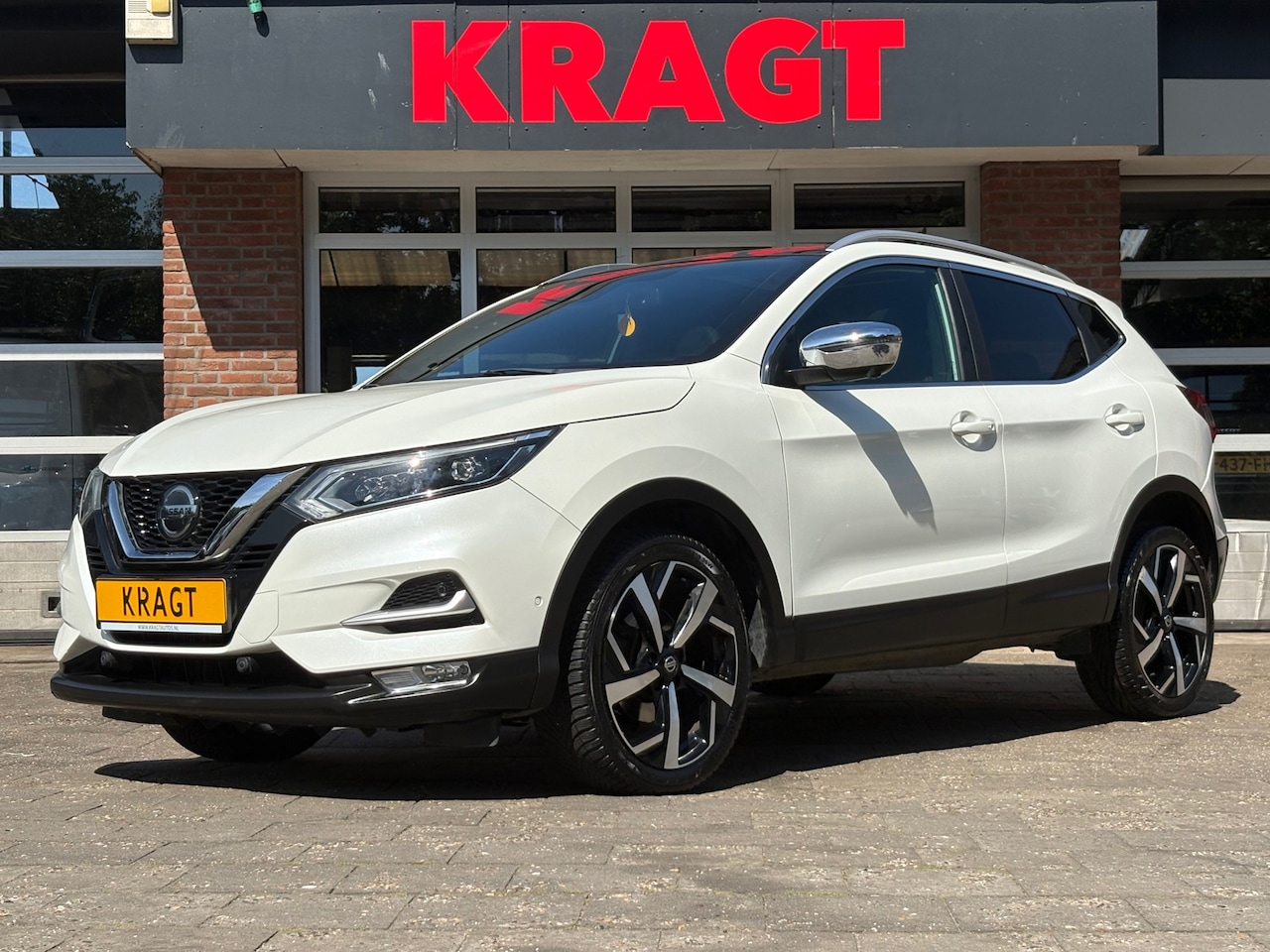 Nissan Qashqai - Tekna + 1.2 116 pk - LED - LEDER - Panoramadak - 360 camera! - AutoWereld.nl