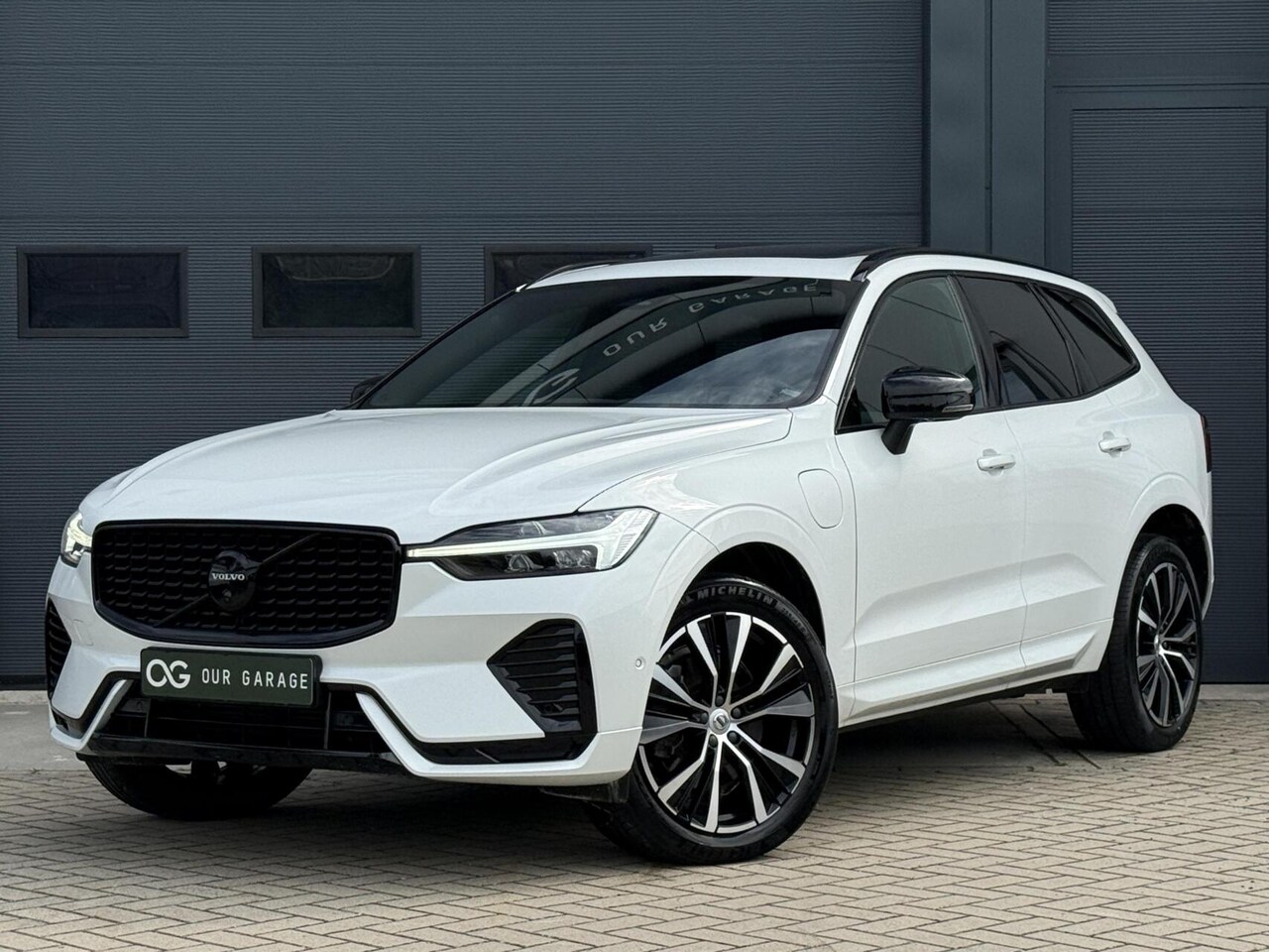 Volvo XC60 - T6 Plug-in hybrid AWD Plus Dark|360|Pano|H&K|20'' - AutoWereld.nl