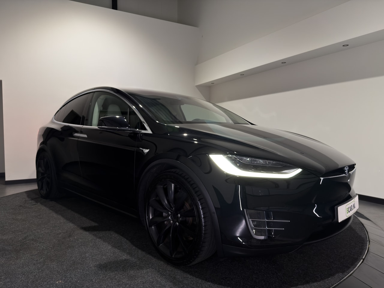 Tesla Model X - 75D Base | Trekhaak | Keyless | Luxe Leder interieur | - AutoWereld.nl