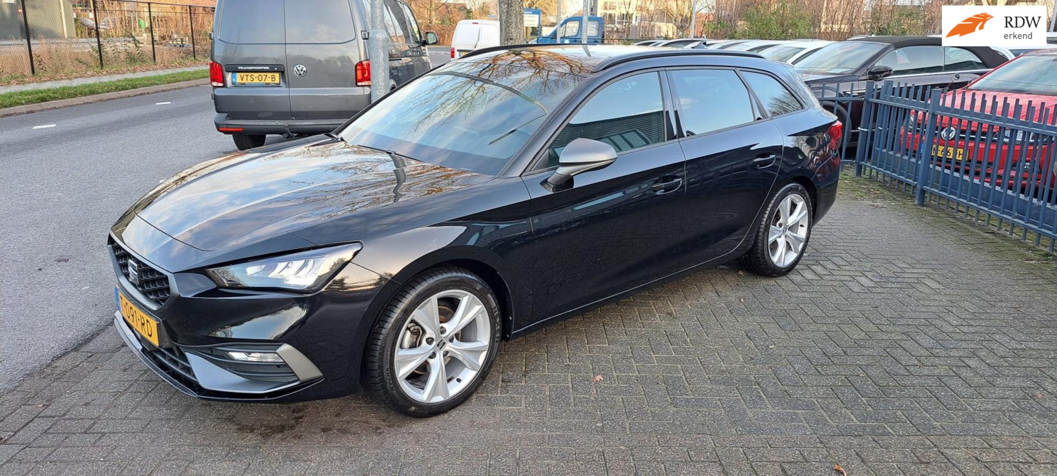 SEAT Leon Sportstourer - 1.5 TSI FR Business 1.5 TSI FR Business - AutoWereld.nl