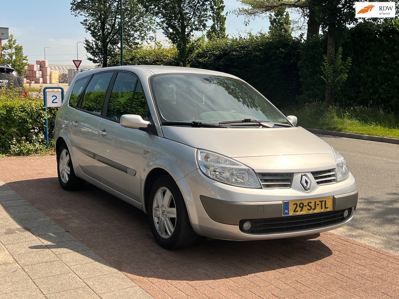 Renault Grand Scénic - 2.0 * 7Persoons|Trekhaak - AutoWereld.nl
