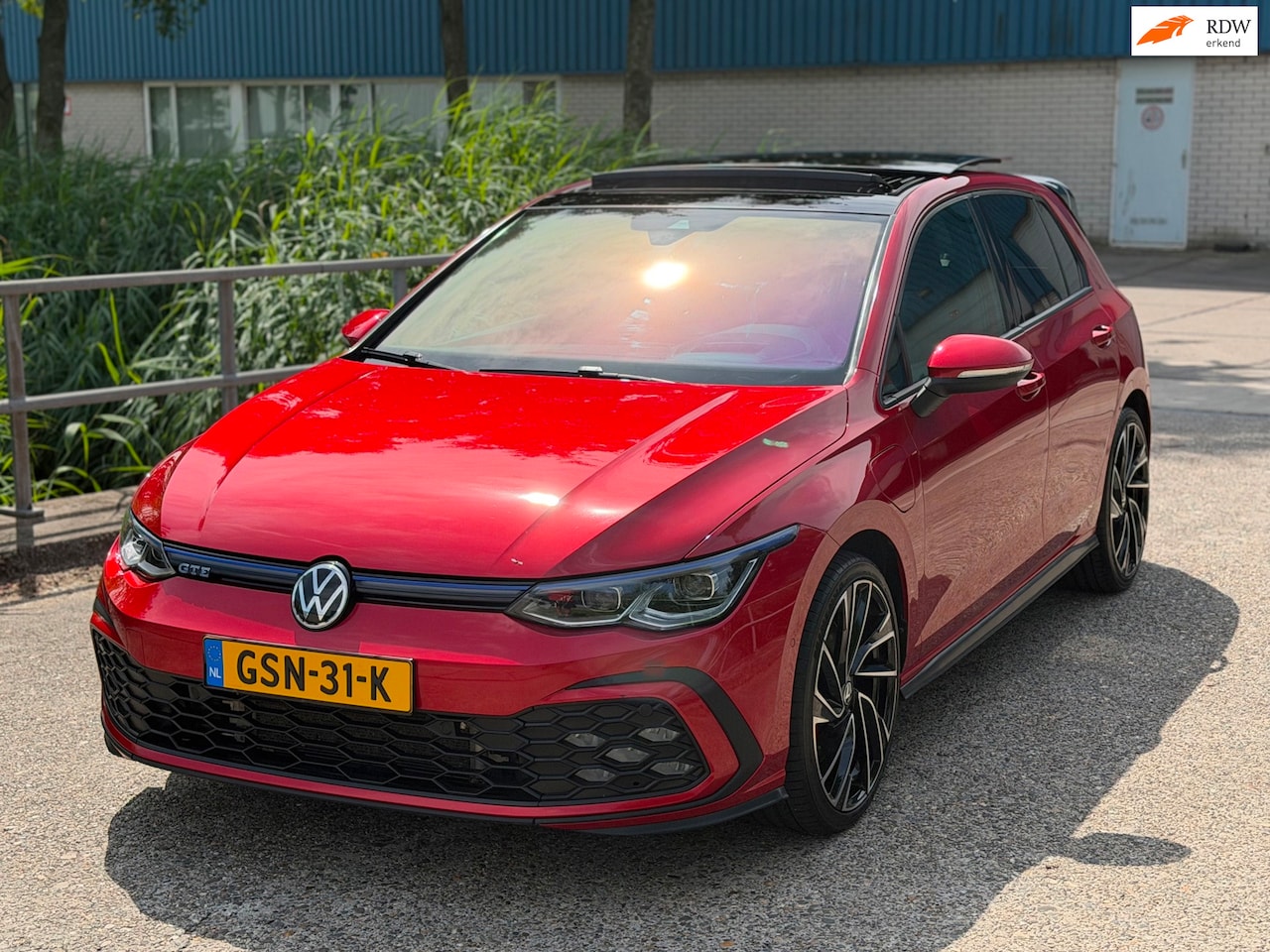 Volkswagen Golf - 1.4 eHybrid GTE!2021!Pano!GTI!IQ!Camera!HUD!Trekhaak! - AutoWereld.nl