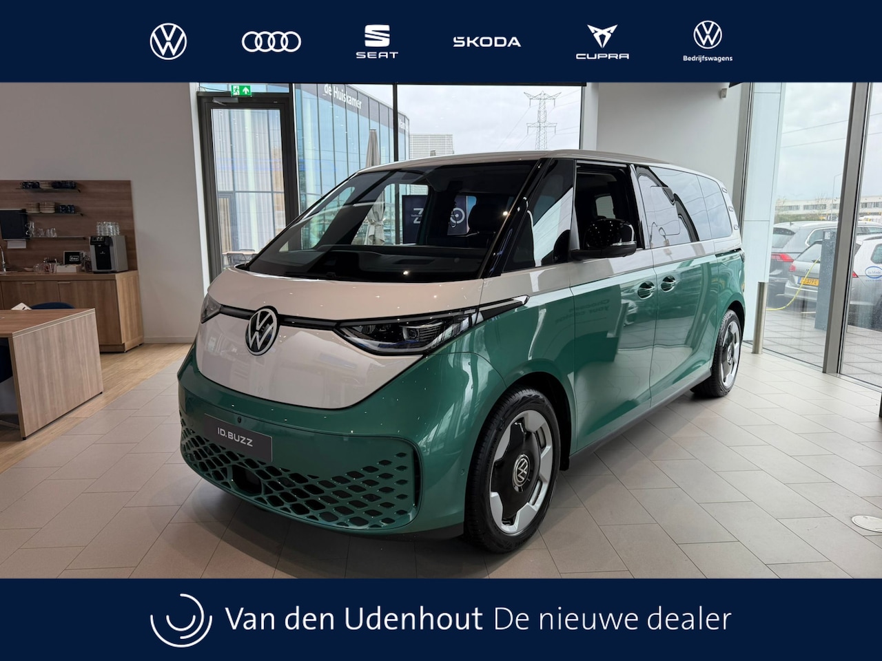 Volkswagen ID. Buzz - L2H1 286pk 86kWh RWD Pro-Bulli / Direct Leverbaar / 7-persoons - AutoWereld.nl
