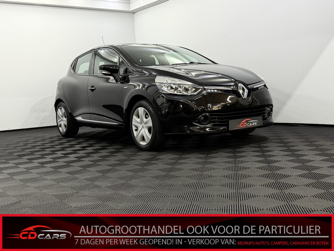 Renault Clio - 1.2 Night & Day Navi, Cruise control, Keyless start, Radio, Mistlamp, Airco - AutoWereld.nl