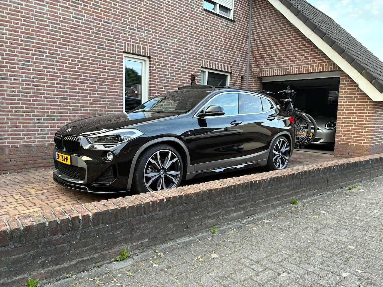 BMW X2 - 2.0i sDrive High Executive BMW X2 sDrive20i High Executive M Sport X | Full Options | BMW Service Inclusive tot 03-20 - AutoWereld.nl
