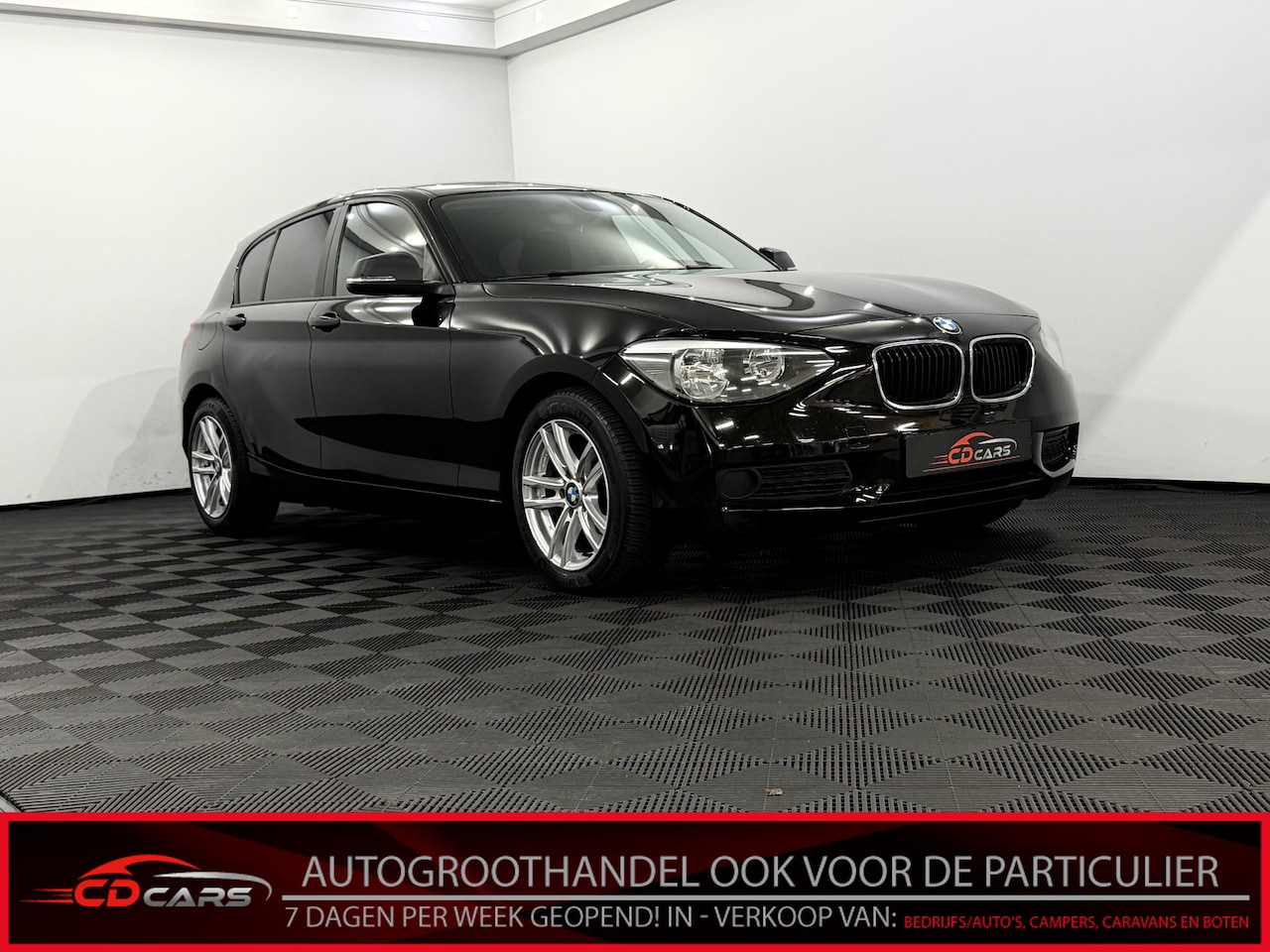 BMW 1-serie - 116d Business+ Clima, Navi, Parkeersensoren, Keyless start, Cruise control, Keyless start, - AutoWereld.nl