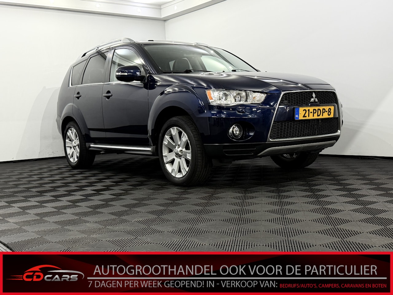 Mitsubishi Outlander - 2.4 Instyle 7P Schuifdak, Leder, Navi, Parkeersensoren, elektrische verstelbare stoelen, A - AutoWereld.nl