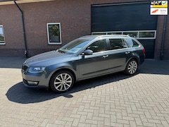 Skoda Octavia Combi - 1.6 TDI GR.line Businessline Xenon leder etc