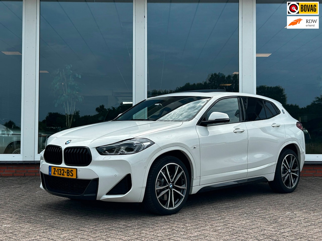 BMW X2 - SDrive20i High Executive M-Sport - Panoramadak - 19 inch - AutoWereld.nl