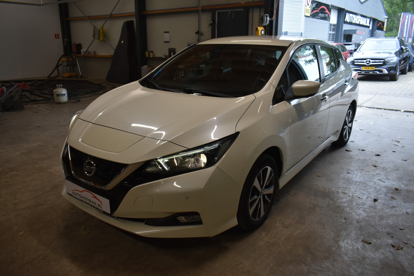 Nissan LEAF - Acenta 40 kWh € 6240,- Netto exportprijs excl BTW - AutoWereld.nl