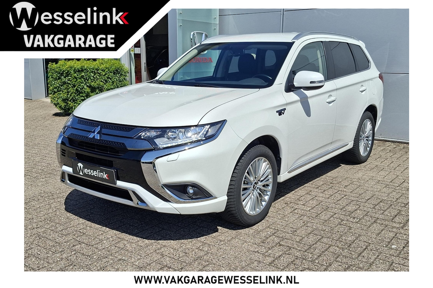 Mitsubishi Outlander - 2.4 PHEV Intense -Afn. trekhaak | Elec. stoel | Nav | Stoelverw. | Cam - AutoWereld.nl
