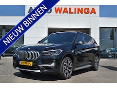 BMW X1 - 2.0 192 pk Autom. | Panoramdak | Trekhaak 1800kg | Leer | Head Up | Achteruitrijcamera | s