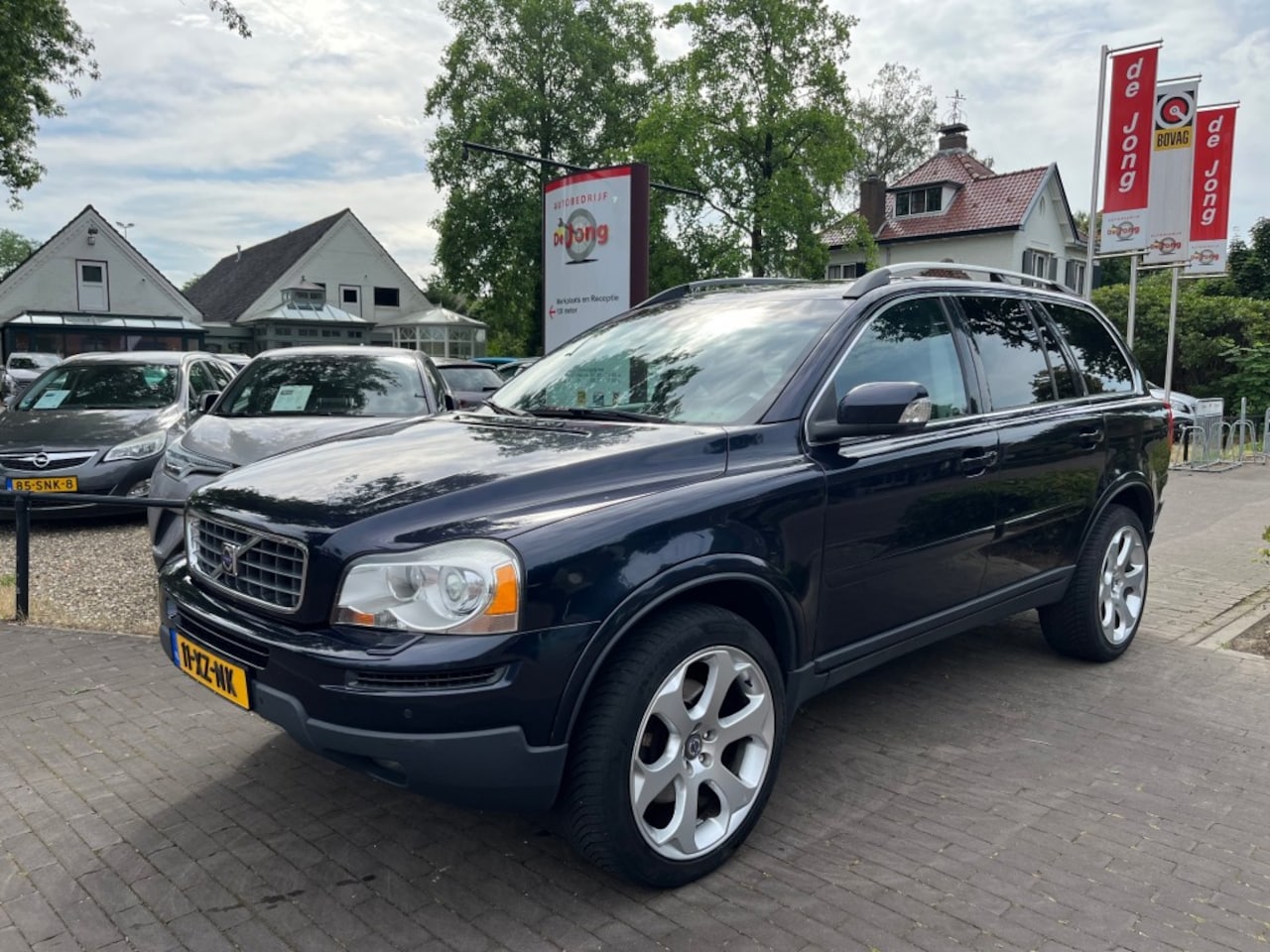 Volvo XC90 - 2.4 D5 AWD SUMMUM 5P AUTOMAAT 4X4 / SCHUIFDAK / TREKHAAK / LEDER / NAVI / STOELVERW. - AutoWereld.nl