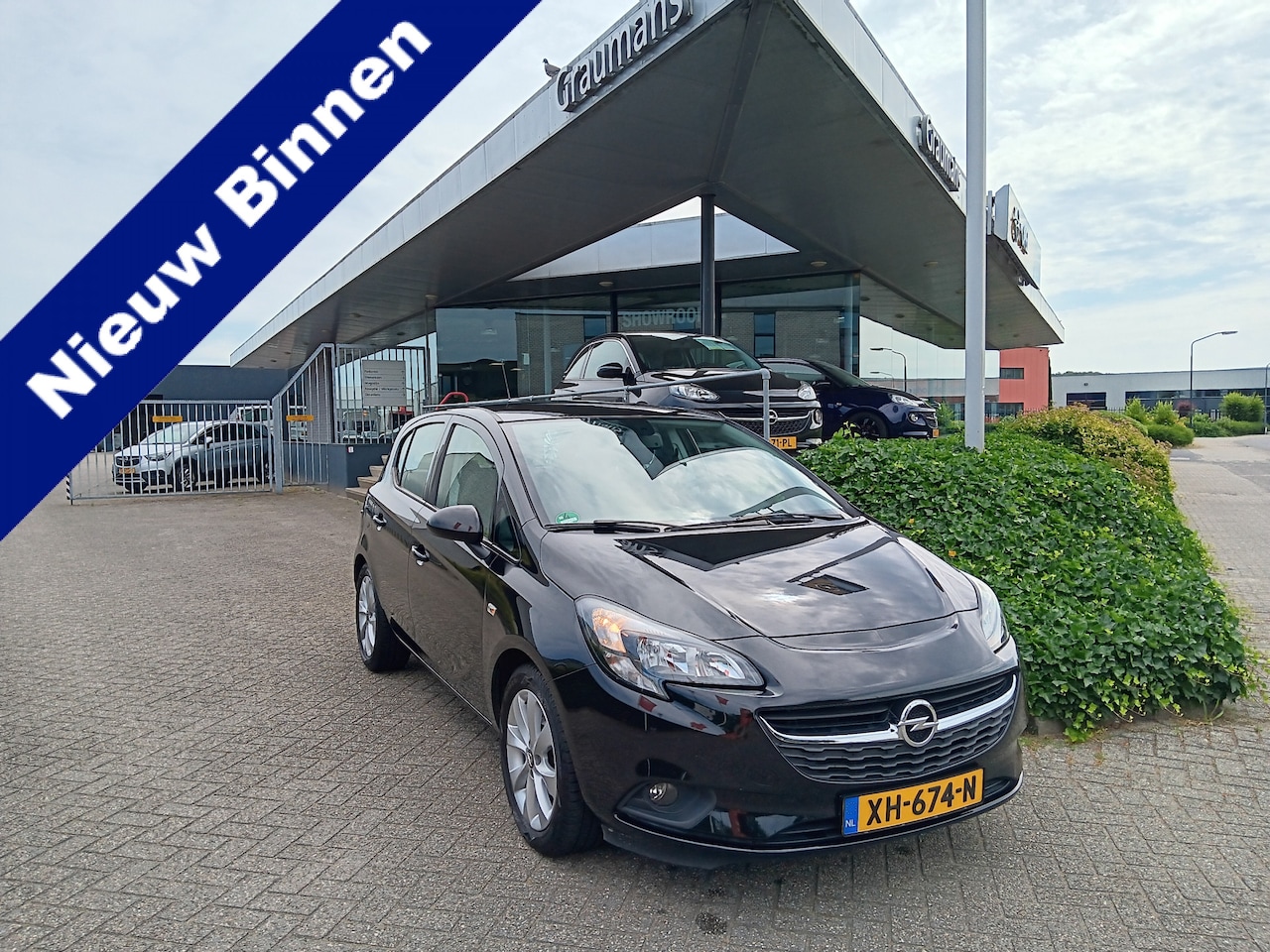 Opel Corsa - 1.4 90PK Favourite+ met Airco, Navigatie, Carplay, Trekhaak, 16" LMV etc. incl. 12 maanden - AutoWereld.nl