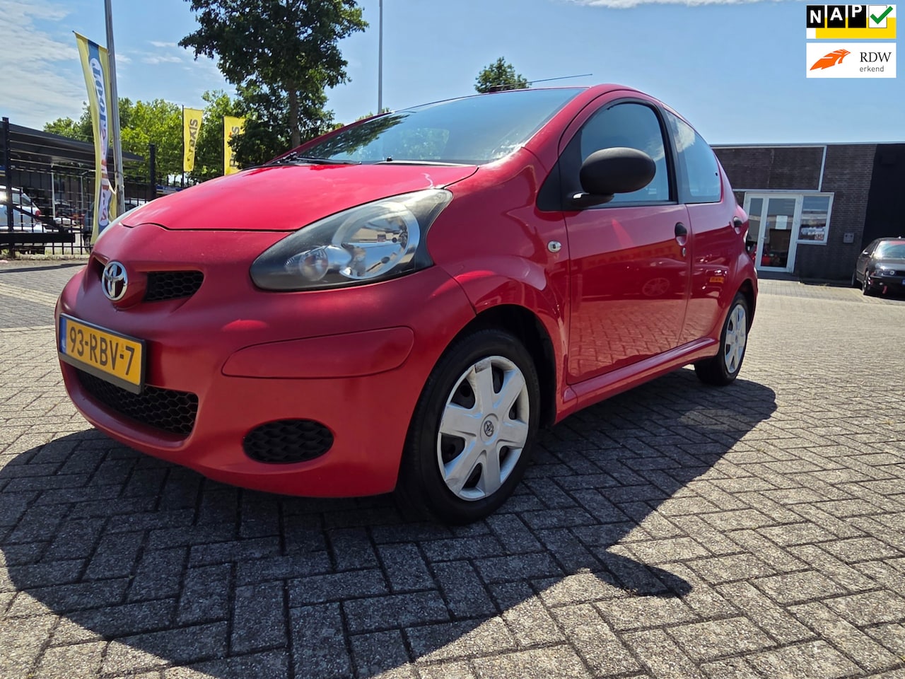 Toyota Aygo - 1.0-12V Cool/AIRCO/NAP/TWEEDE EIGENAAR - AutoWereld.nl