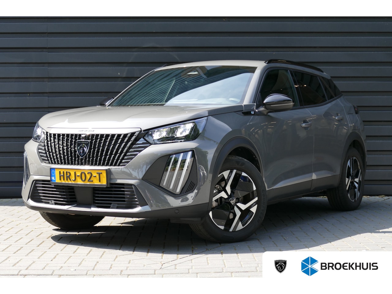 Peugeot e-2008 - EV 156PK 54KWH ALLURE AUTOMAAT CAMERA V+A / 17"LMV / KEYLESS / 8 JAAR GARANTIE / FULL-LED - AutoWereld.nl
