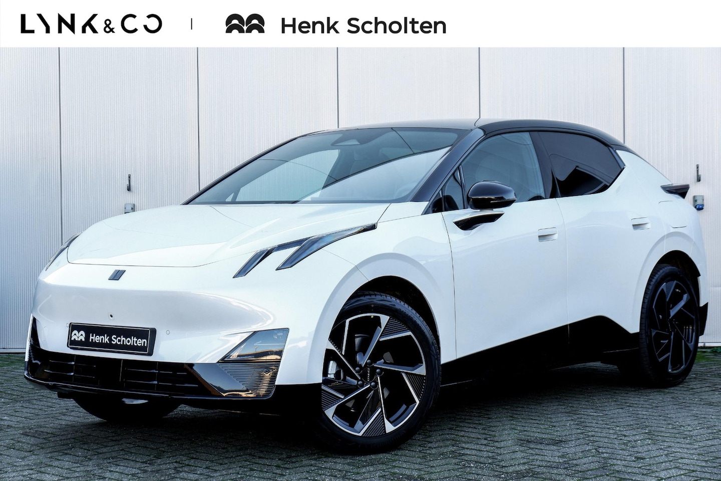 Lynk & Co 02 - More 276PK 66 kWh | 360 Graden Camera | Harman Kardon | Panoramadak | Elektrisch bedienbar - AutoWereld.nl